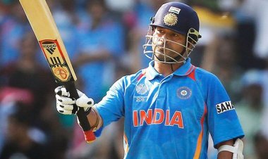 सचिन तेंदुलकर:  क्रिकेट की दुनिया के भगवान ,सहज, सरल एवं शालीन इंसान।