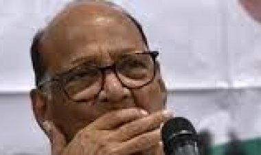 एनसीपी विवाद में उद्धव - शिंदे सेना के युद्ध की गूंज : एनसीपी पर नियंत्रण के लिए पवार-अजीत की लड़ाई ने उद्धव-शिंदे की सेना के युद्ध की गूंज सुनाई दी