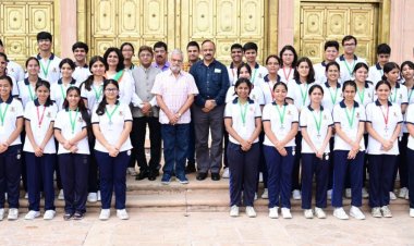 विद्यार्थियों ने विधानसभा की कार्यवाही देखी