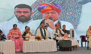 लोक कला एवं सामाजिक सुरक्षा उत्सव- मुख्यमंत्री लोक कलाकार प्रोत्साहन योजना-2023 का हुआ शुभारंभ कला एवं संस्कृति समाज की अमूल्य धरोहर राज्य सरकार की योजनाओं से लोक कलाकारों को मिल रहा प्रोत्साहन - मुख्यमंत्री - 3000 लोक कलाकारों को मिले वाद्य यंत्रों के लिए 5 हजार रुपए - खातों में कुल 1.50 करोड़ रुपए हुए हस्तांतरित